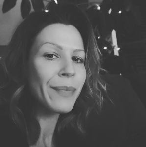 Meet your Posher, Caroline